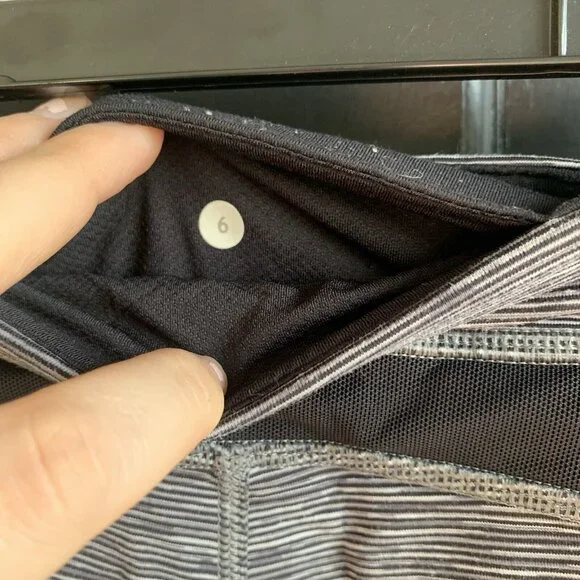 Lululemon Leggings Women Size 6 Black Gray Inspire Tight II Athletic Activewear - Picture 8 of 8